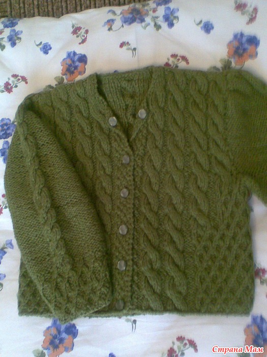 Вязаные теплые кофта и свитер внучке