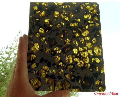 Необычайно красивый метеорит Фукан