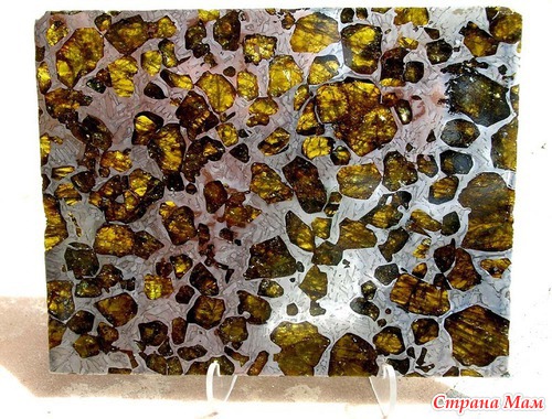 Необычайно красивый метеорит Фукан