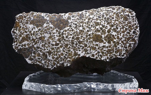 Необычайно красивый метеорит Фукан