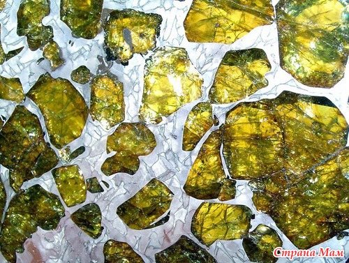 Необычайно красивый метеорит Фукан